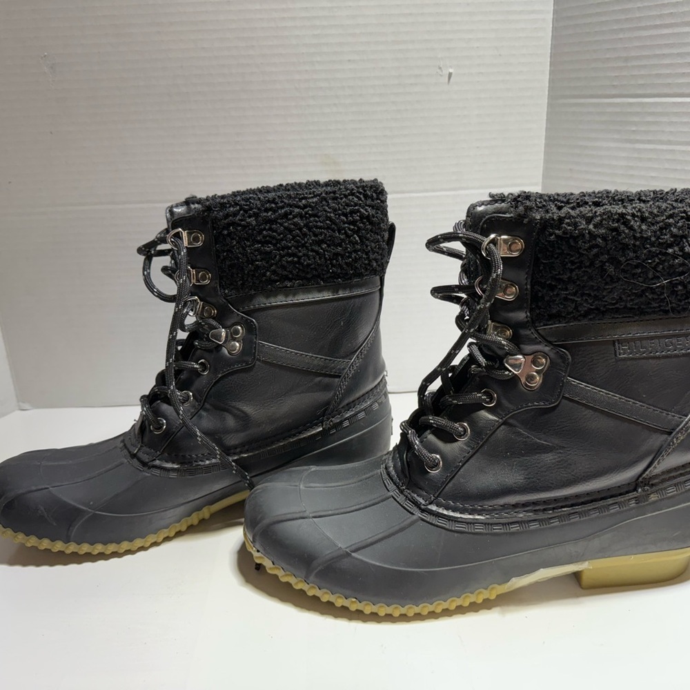 Tommy Hilfiger Woman’s Black and Gray Lace-Up Boots sz 10 - Picture 3 of 9